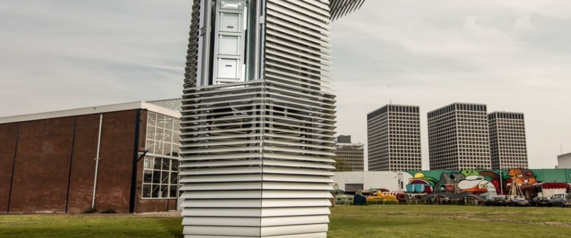Who is the Largest Manufacturer of Air Filters?